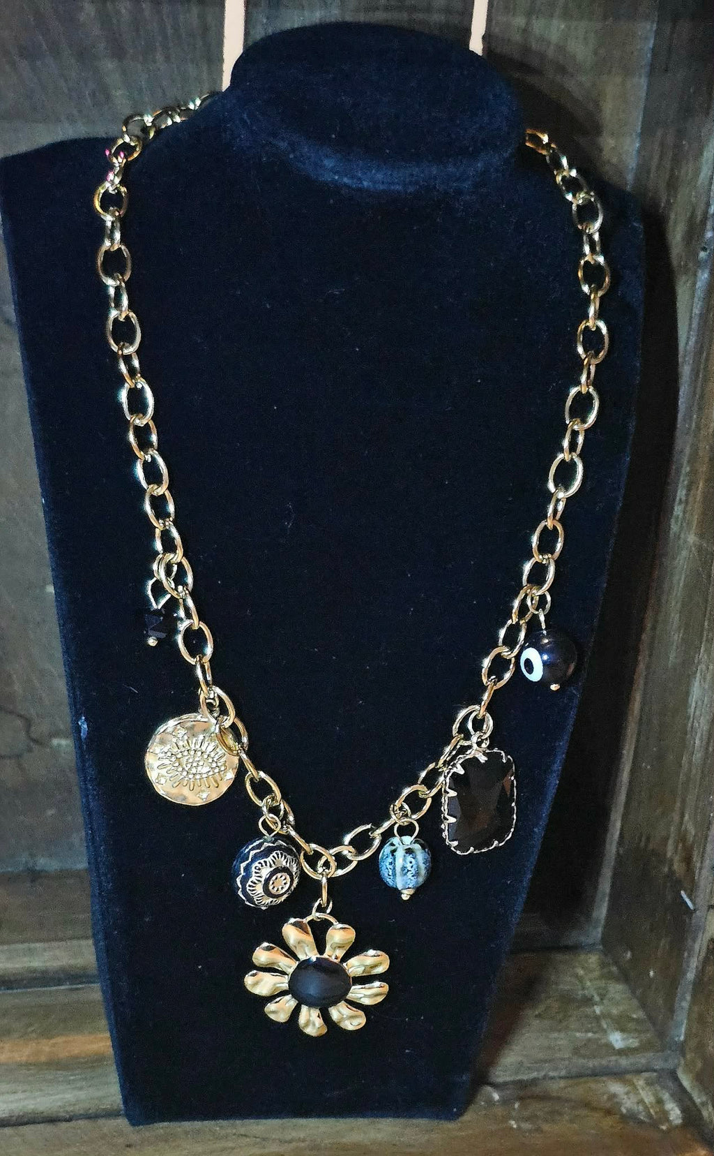 Collier - Mystique